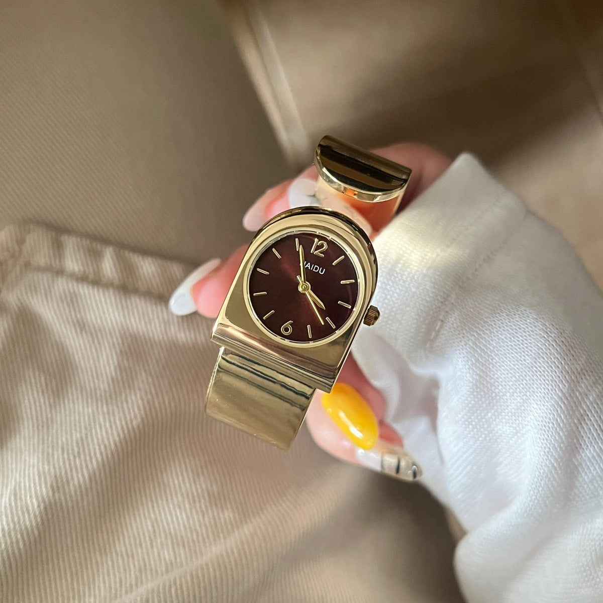 New Style Women's Open Bracelet Watch – Light Luxury Cuff Bangle